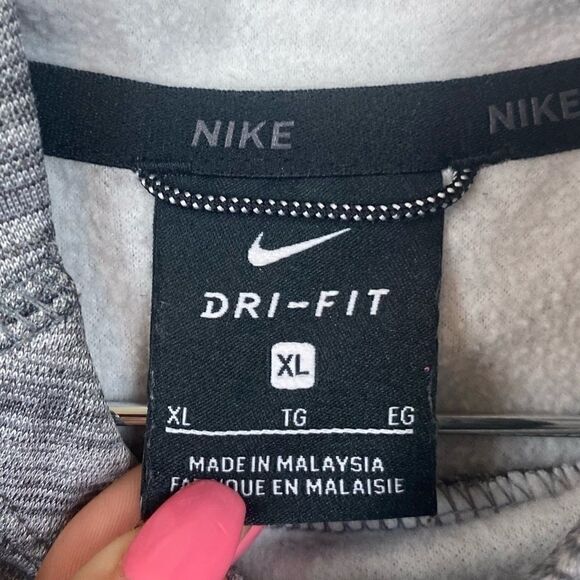 Nike | Dri Fit Sweatshirt - Picture 3 of 3